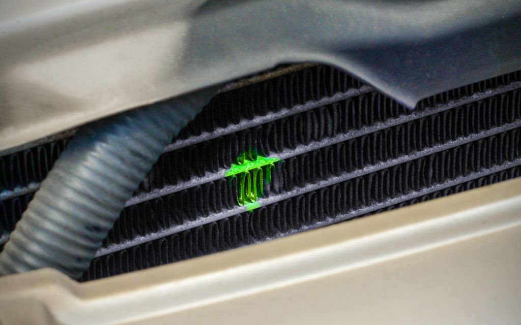 Coolant-radiator-leak-green-Leak-1024x640.jpg